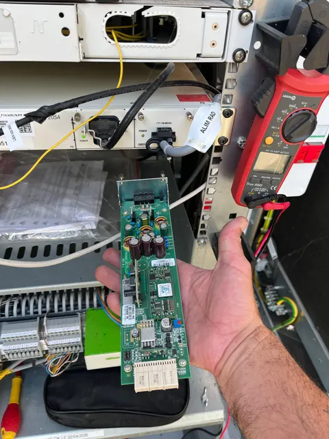 Remplacement d'une carte électronique, mesures au multimètre