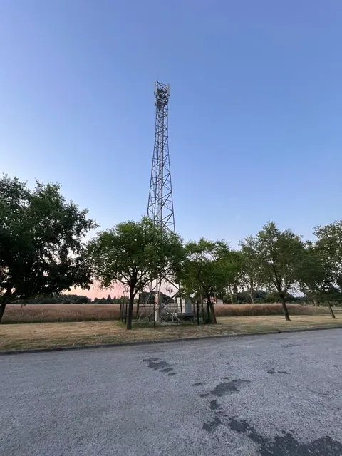 Pylône treillis de télécommunication